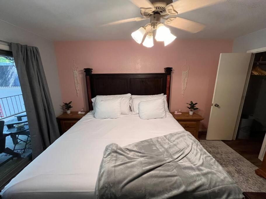 Healing Haven King Bed Suite Dallas Zewnętrze zdjęcie