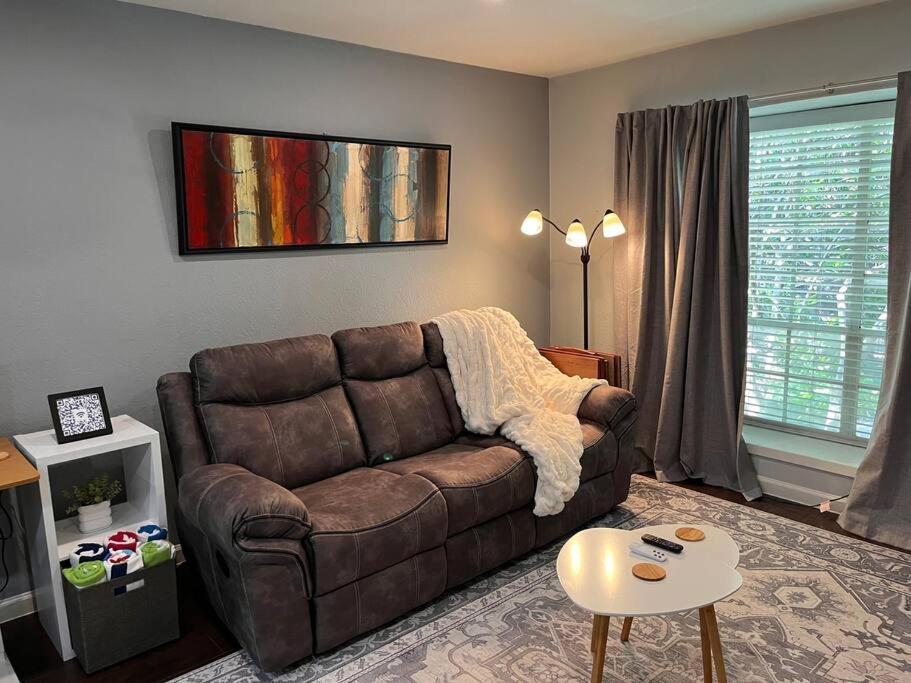 Healing Haven King Bed Suite Dallas Zewnętrze zdjęcie
